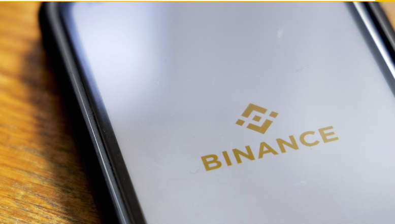 العملاق Binance يستأنف الإيداعات جزئياً وعمليات السحب على شبكة Ronin مع استمرار استرجاع المخترق