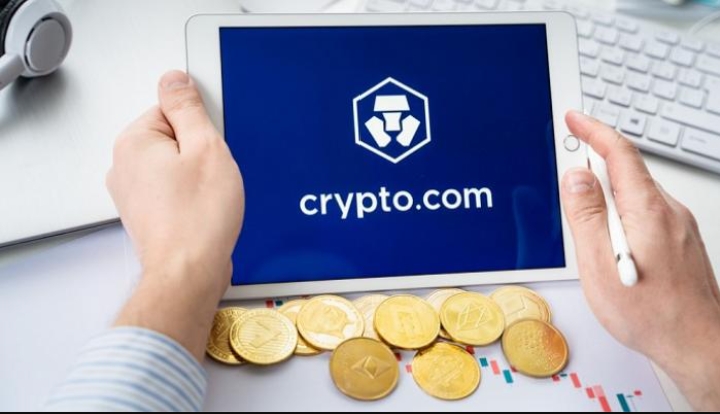 انخفاض رمز CRO بنسبة 12 ٪ بعد أن خفض موقع Crypto المكافآت على بطاقات Visa